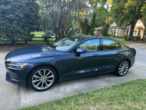 Used 2020 Volvo S60 T5 Momentum FWD image 12