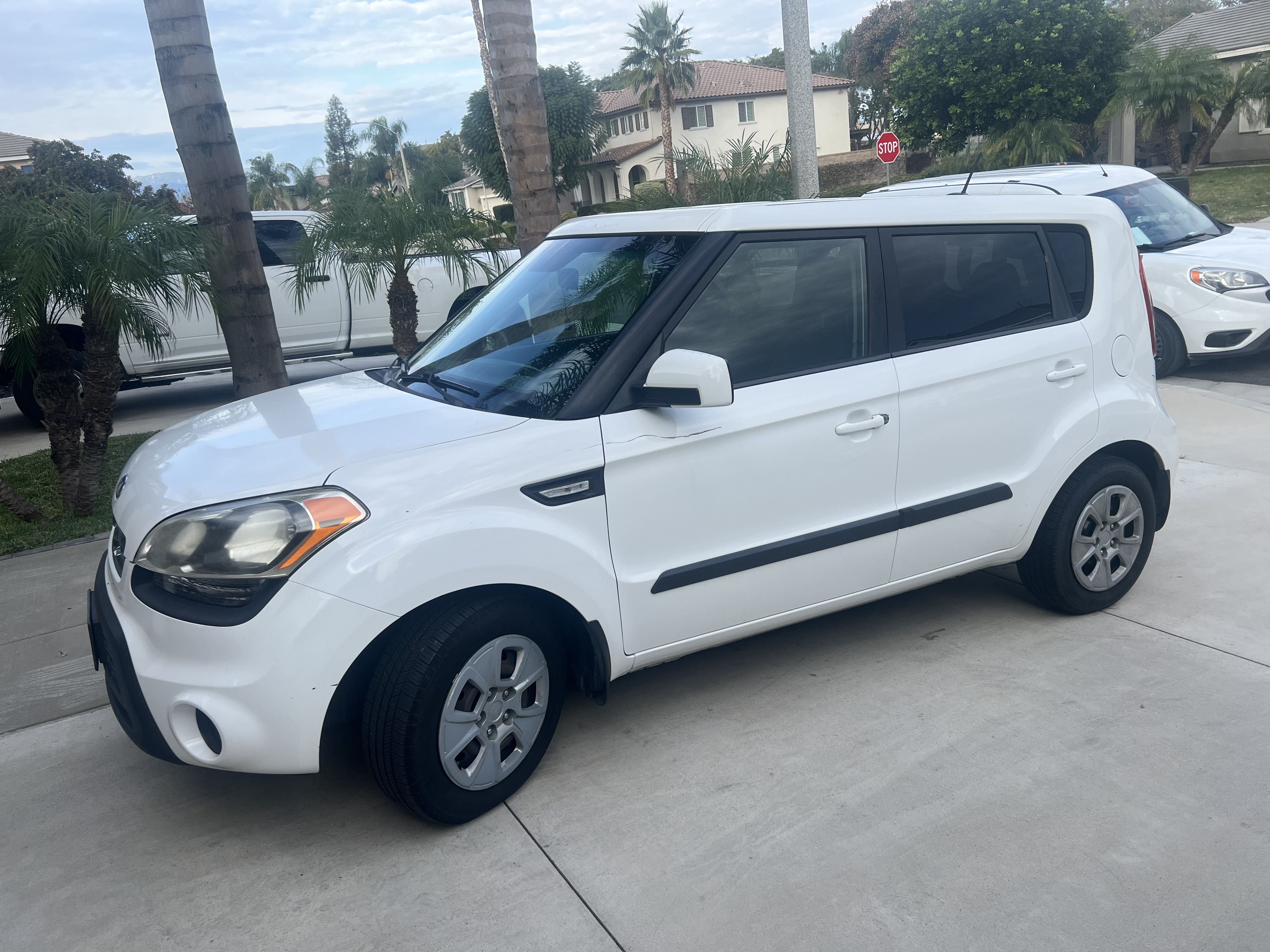 Used 2013 Kia Soul FWD image 1