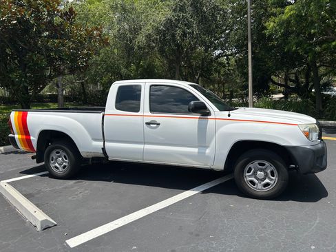 Used 2014 Toyota Tacoma 2WD Access Cab image 5