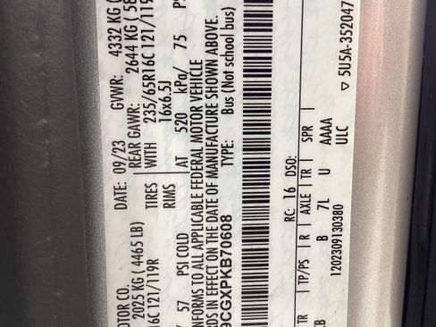 Used 2023 Ford Transit 350 XLT image 19