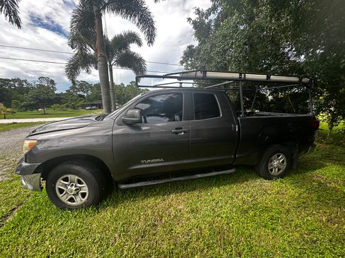 Used 2012 Toyota Tundra 4x4 Double Cab w/ Tow Pkg image 1
