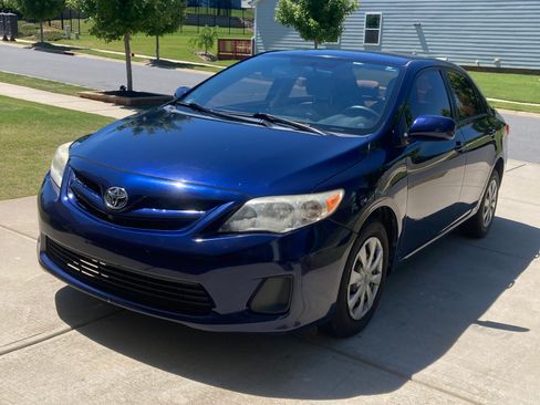 Used 2011 Toyota Corolla LE FWD image 1