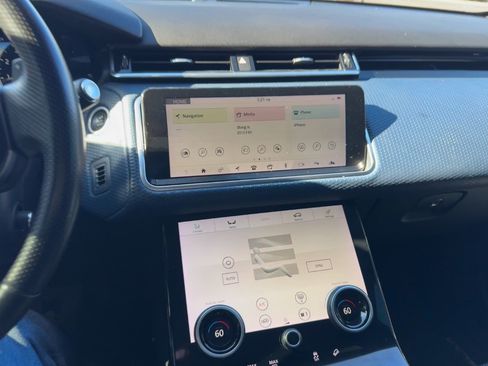 Used 2020 Land Rover Range Rover Velar S image 14