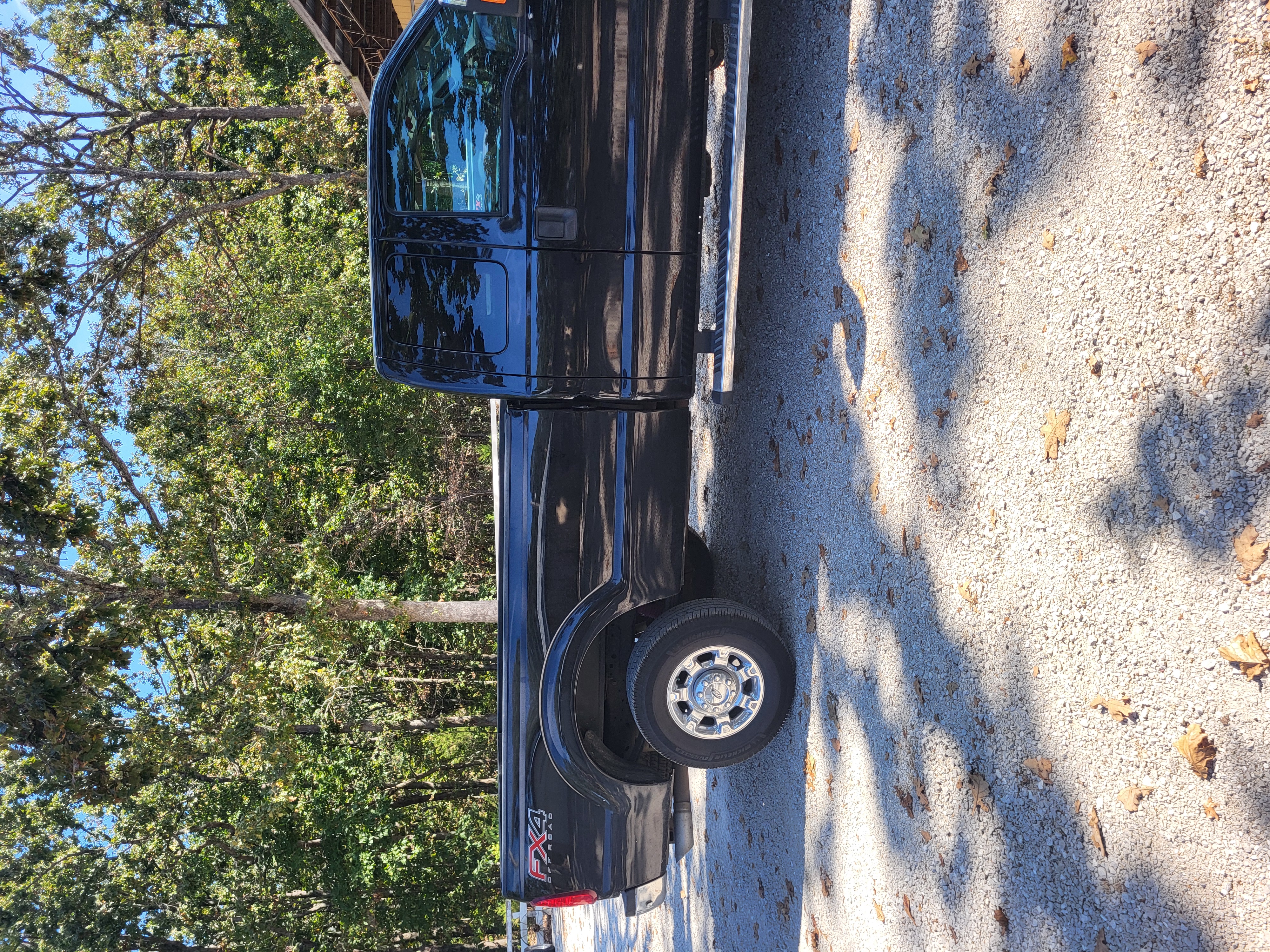 Used 2016 Ford F250 XLT w/ XLT Premium Package AWD/4WD image 10