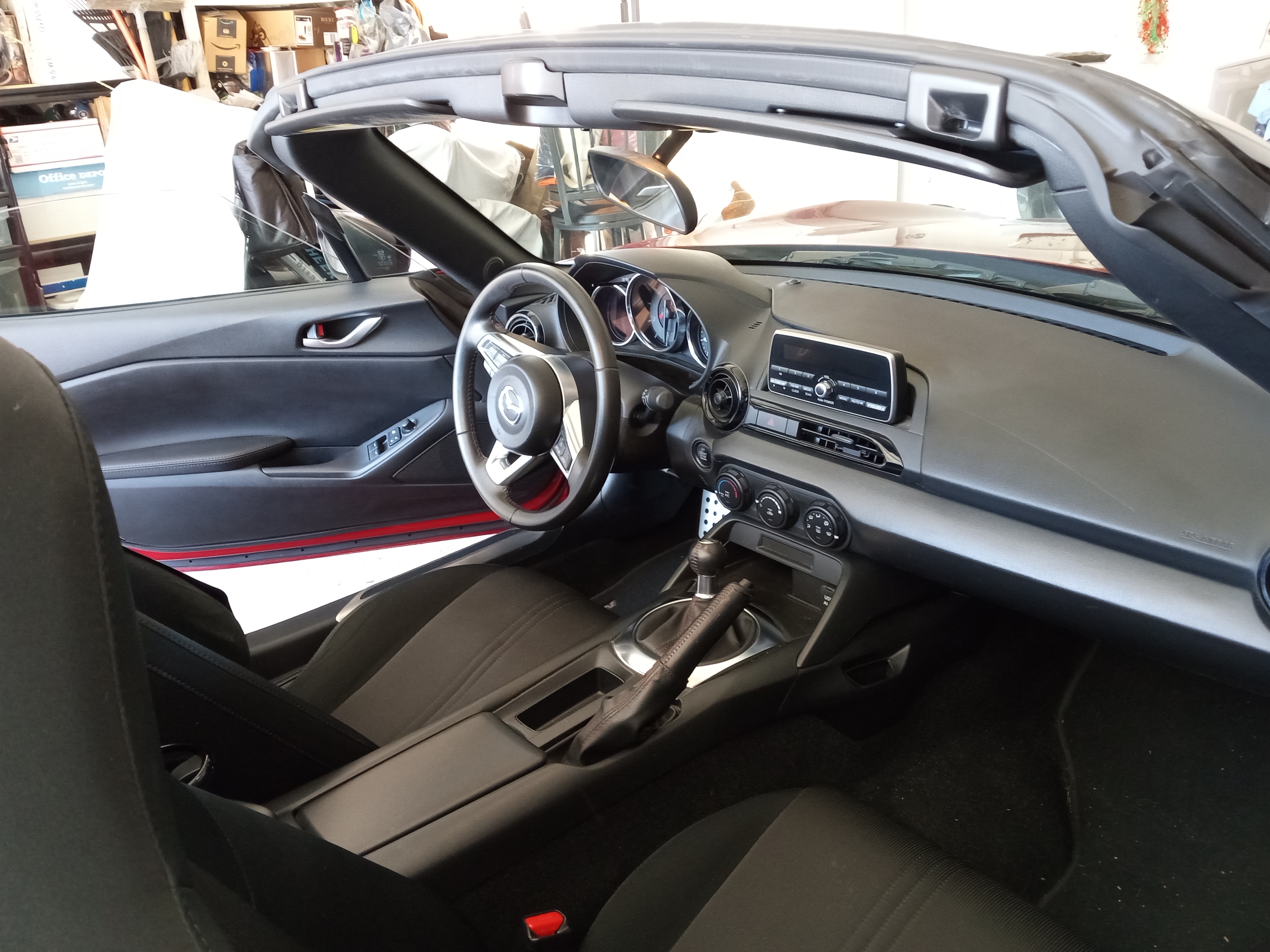 Used 2017 MAZDA MX-5 Miata Sport w/ Interior Package RWD image 15