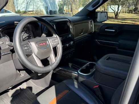Used 2019 GMC Sierra 1500 AT4 w/ Off Road Performance Package image 10