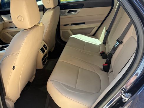 Used 2017 Jaguar XF Premium RWD image 8