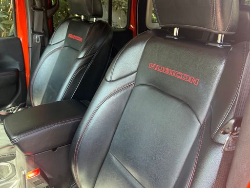 Used 2018 Jeep Wrangler Unlimited Rubicon AWD/4WD image 12