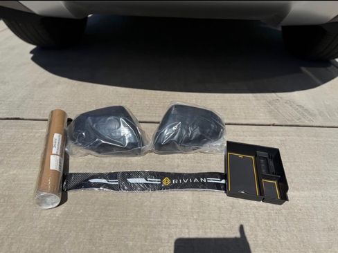 Used 2023 Rivian R1S Adventure image 12