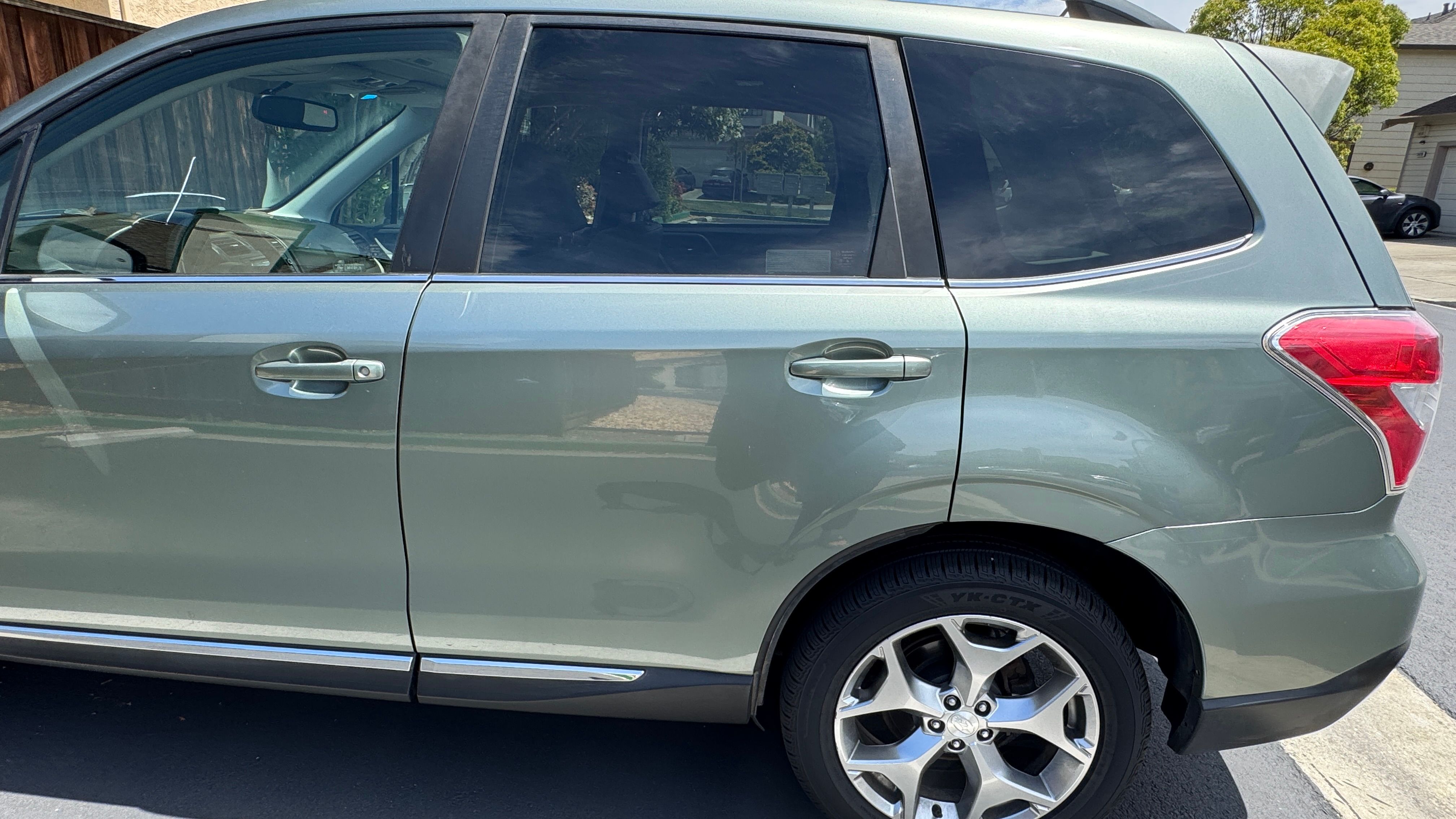 Used 2015 Subaru Forester 2.5i Touring w/ Popular Package #2 AWD/4WD image 14