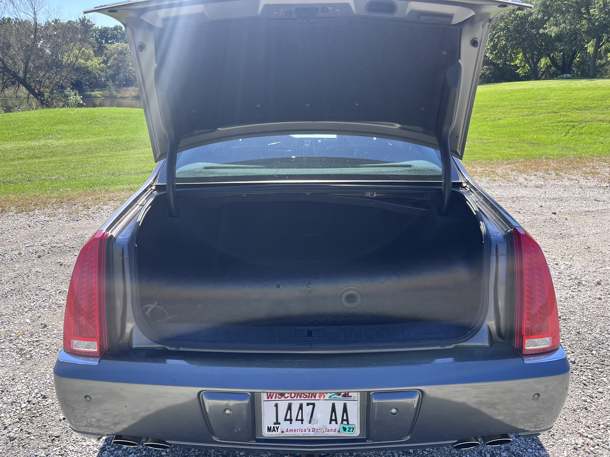 Used 2008 Cadillac DTS FWD image 17