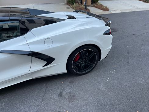 Used 2021 Chevrolet Corvette Stingray Premium Conv w/ Z51 Performance Package image 13