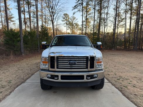 Used 2008 Ford F250 Lariat image 2