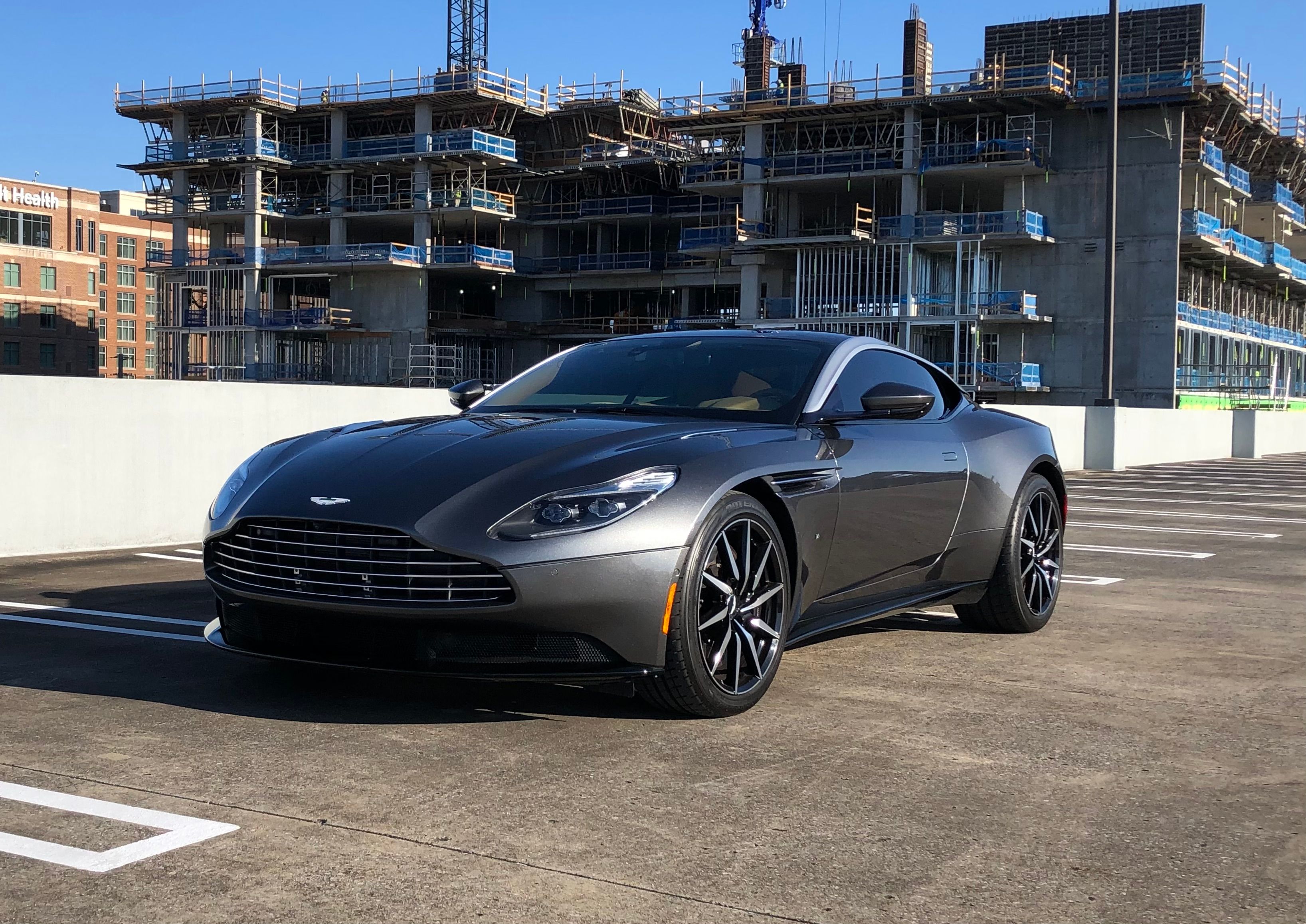 Used 2017 Aston Martin DB11 V12 RWD image 4