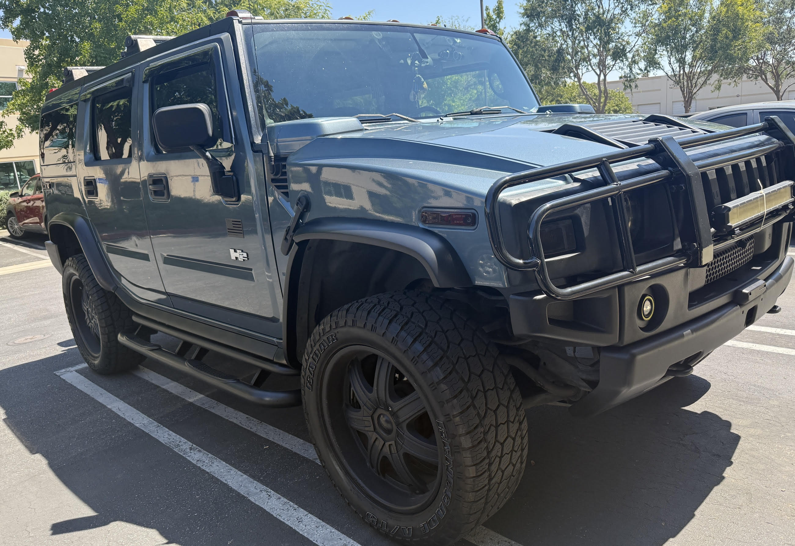 Used 2005 HUMMER H2 w/ Preferred Equipment Group AWD/4WD image 2