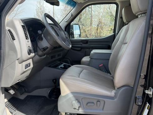 Used 2021 Nissan NV 3500 SL RWD image 13
