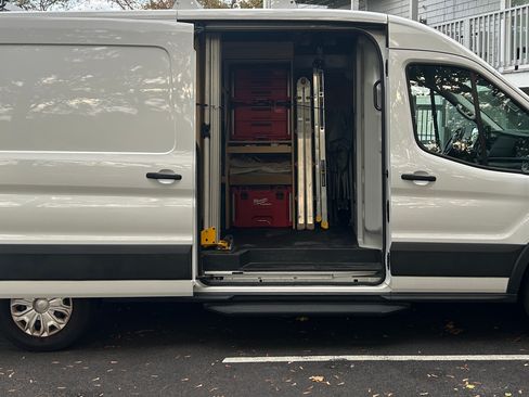 Used 2022 Ford E-Transit Medium Roof w/ Parcel Delivery Package image 12