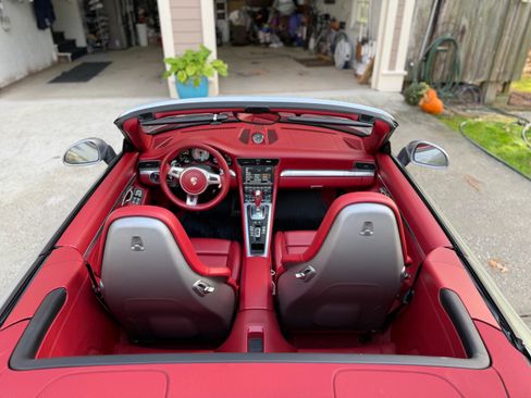 Used 2012 Porsche 911 Carrera S image 9