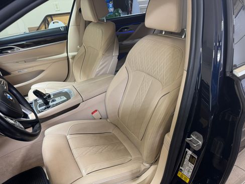 Used 2016 BMW 740i image 6