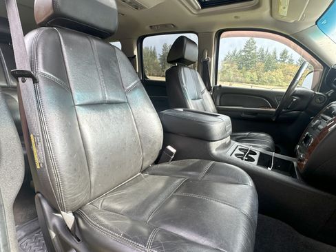 Used 2007 Chevrolet Suburban LT w/ LT Preferred Equipment Group image 17