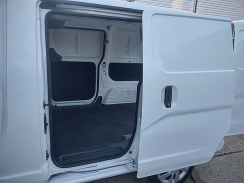 Used 2021 Nissan NV200 SV image 10