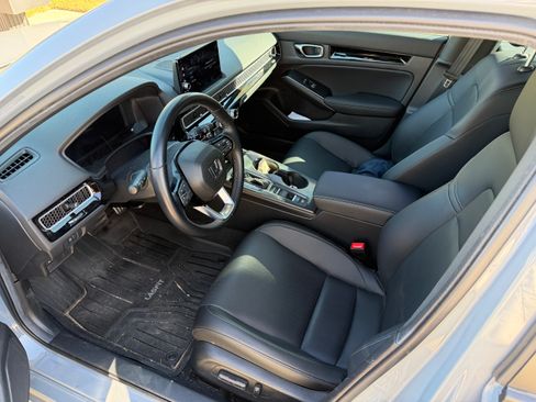 Used 2025 Honda Civic Sport Touring image 9