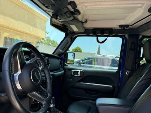 Used 2018 Jeep Wrangler Unlimited Sahara AWD/4WD image 21