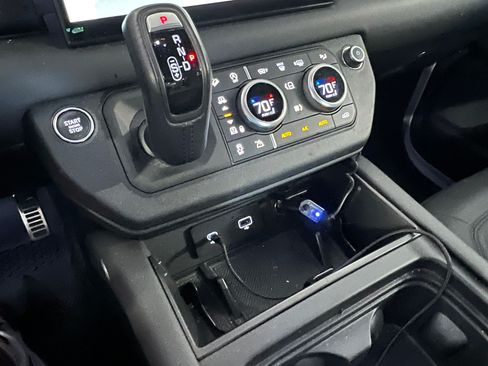 Used 2023 Land Rover Defender 110 AWD/4WD image 21