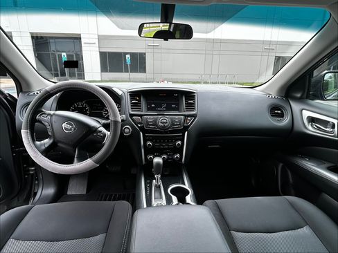 Used 2019 Nissan Pathfinder S AWD/4WD image 8