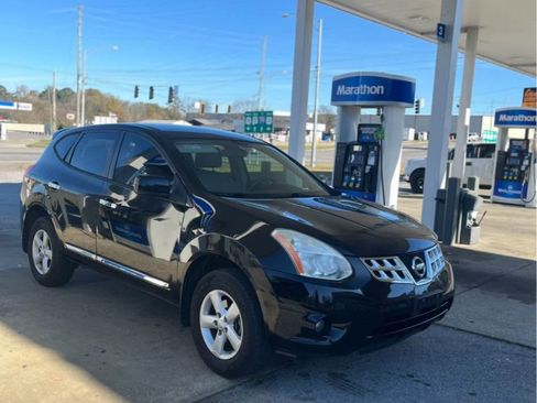 Used 2013 Nissan Rogue S w/ Special Edition Pkg FWD image 2