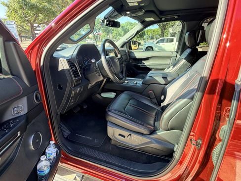 Used 2019 Ford Expedition Limited w/ Equipment Group 303A AWD/4WD image 8
