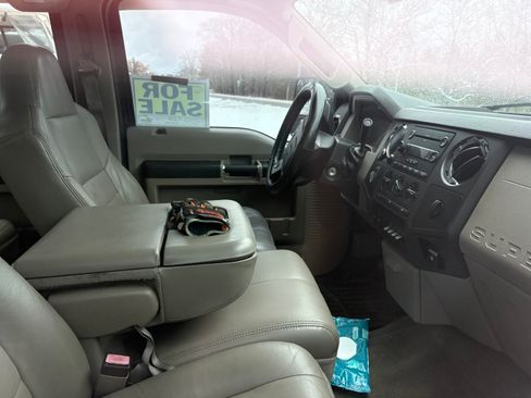 Used 2010 Ford F250 XLT image 6