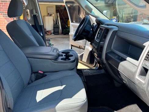 Used 2013 RAM 2500 Tradesman w/ Chrome Appearance Group image 15