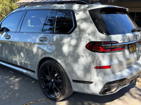 Used 2023 BMW X7 xDrive40i w/ Executive Package image 2