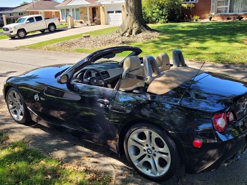 Used 2005 BMW Z4 3.0i RWD image 4