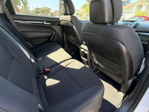 Used 2015 Kia Sorento LX image 17