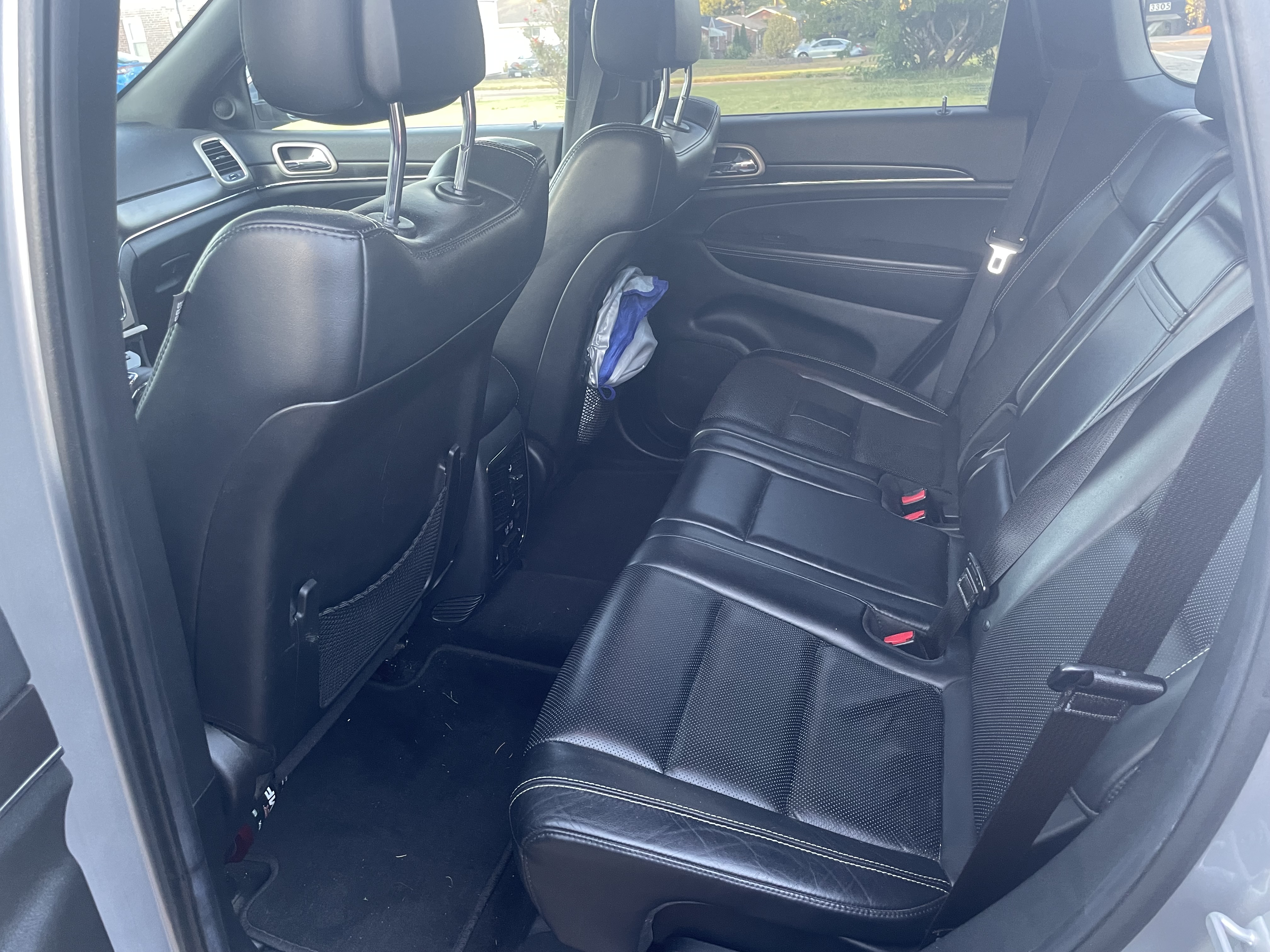 Used 2015 Jeep Grand Cherokee Limited w/ Luxury Group II AWD/4WD image 16