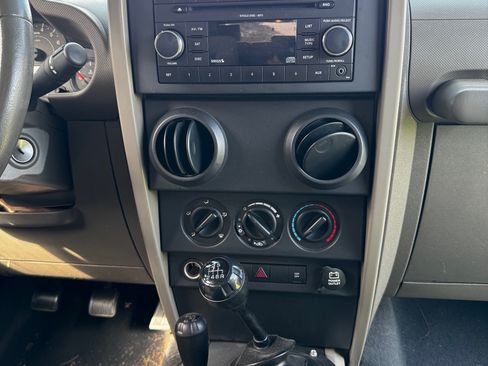 Used 2008 Jeep Wrangler Unlimited X image 12