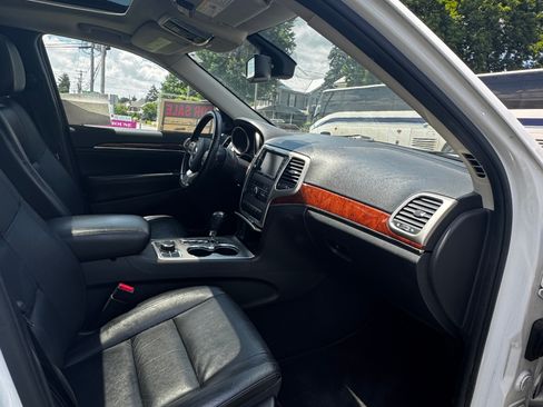 Used 2013 Jeep Grand Cherokee Limited AWD/4WD image 6