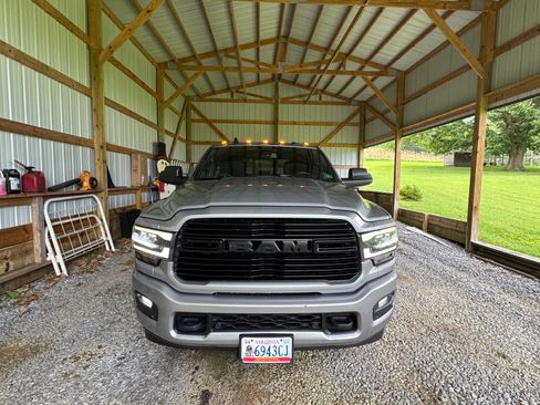 Used 2020 RAM 3500 Laramie AWD/4WD image 2