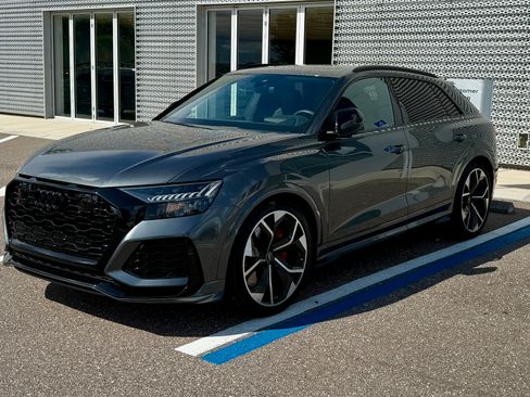 Used 2022 Audi RS Q8 w/ Black Optic Package image 5