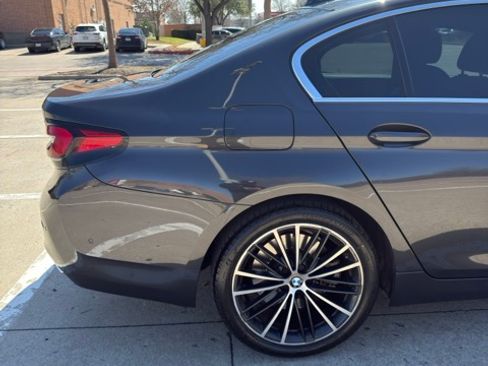Used 2021 BMW 540i w/ Convenience Package image 18
