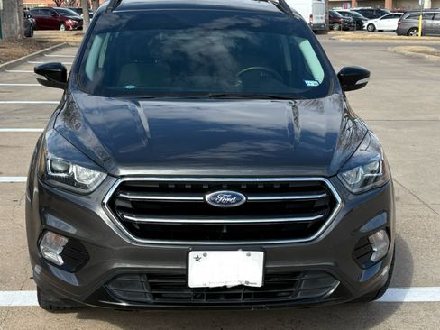 Used 2017 Ford Escape Titanium image 2