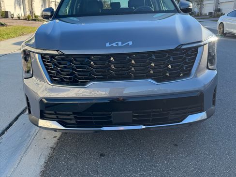 Used 2024 Kia Sorento S image 1