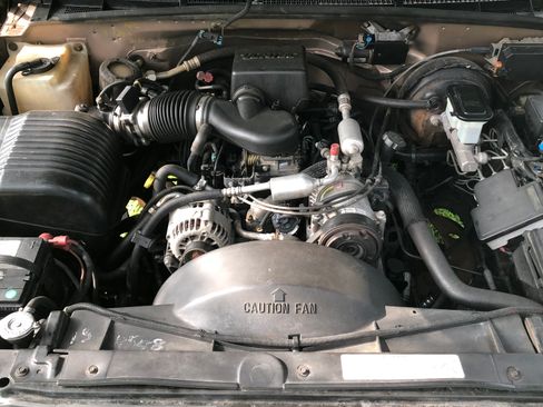 Used 1997 Chevrolet Silverado 1500 2WD Extended Cab w/ Preferred Equipment Group 2 image 5