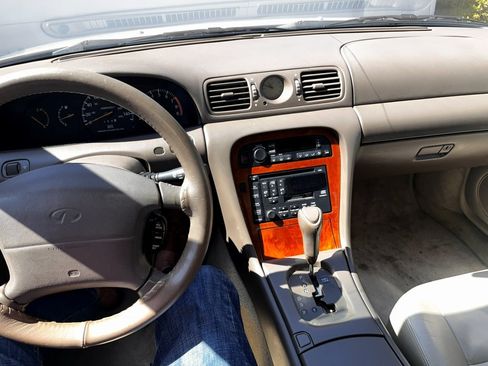 Used 1995 INFINITI J30 30 Sedan 4D image 2