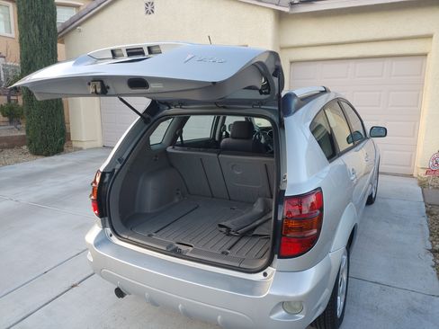 Used 2005 Pontiac Vibe w/ Power Group Value Package image 4