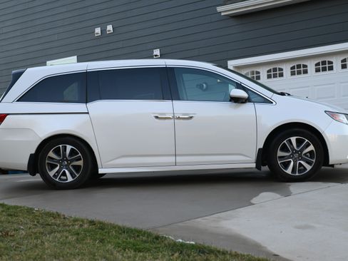 Used 2015 Honda Odyssey Touring image 5