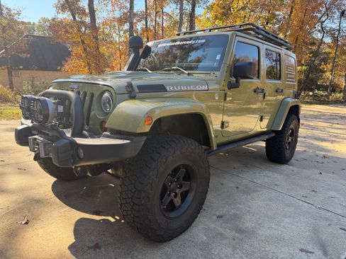 Used 2013 Jeep Wrangler Unlimited Rubicon w/ Connectivity Group image 5