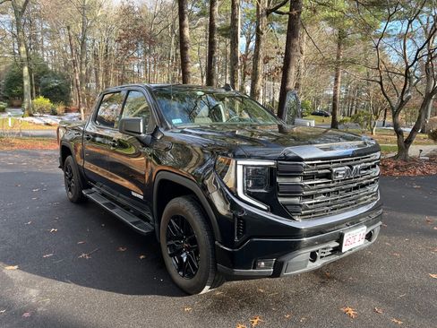 Used 2024 GMC Sierra 1500 Elevation w/ LPO, Elevation Black Package image 11